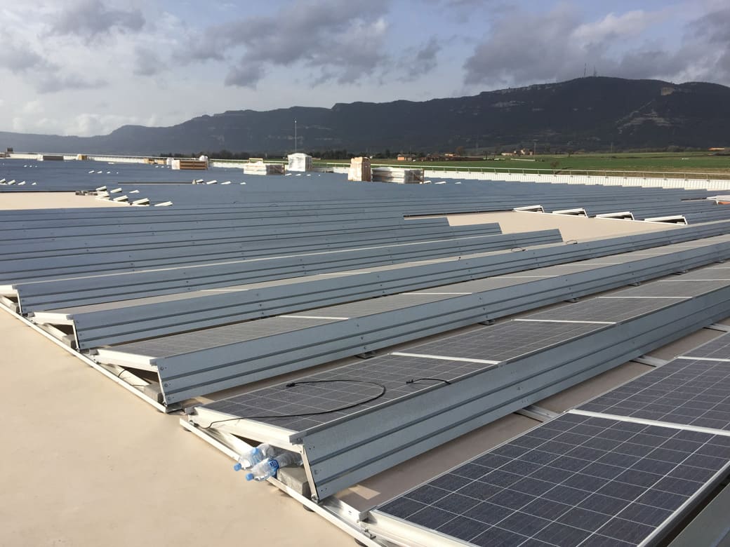Estructuras para paneles solares en Bonpreu de Balenyà