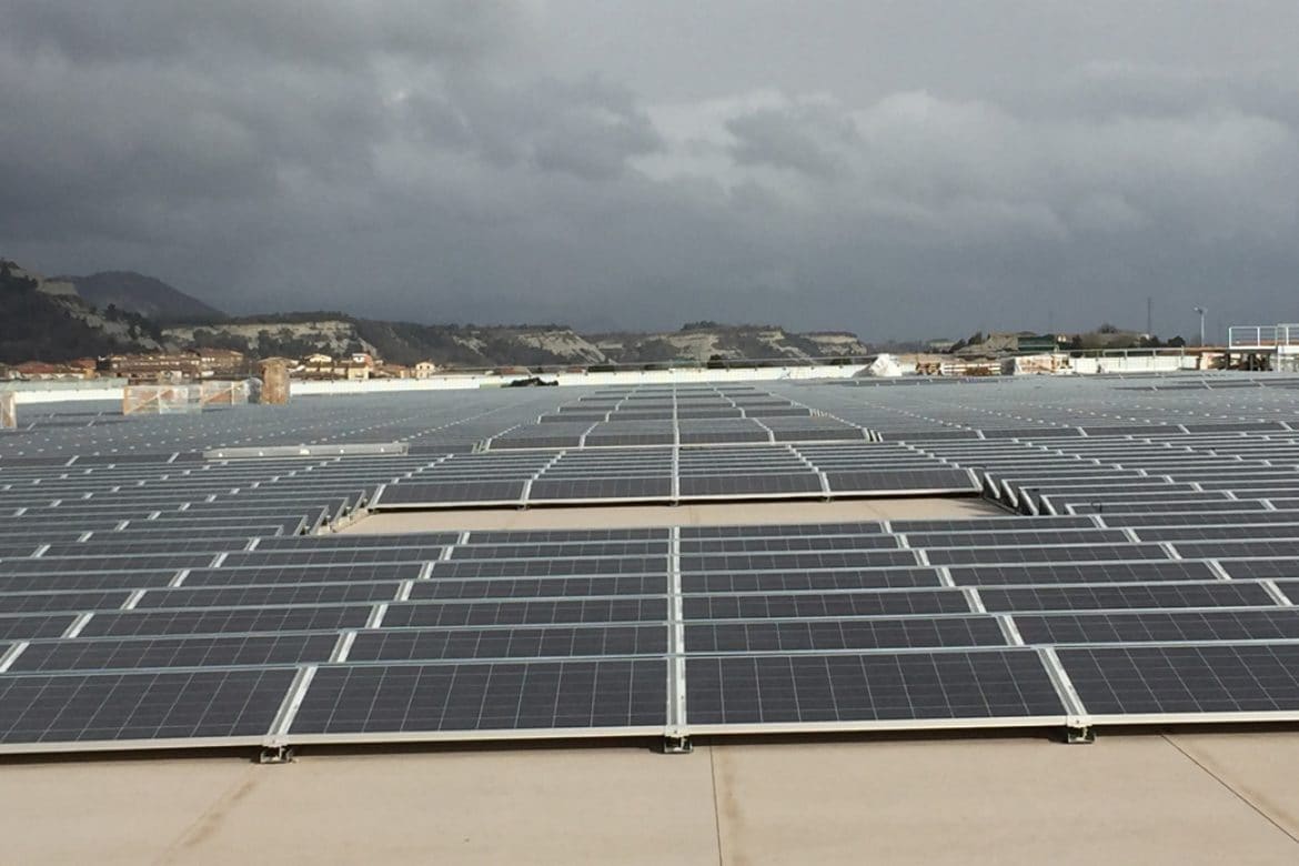 Instalación de paneles solares en Bon Preu de Balenyà