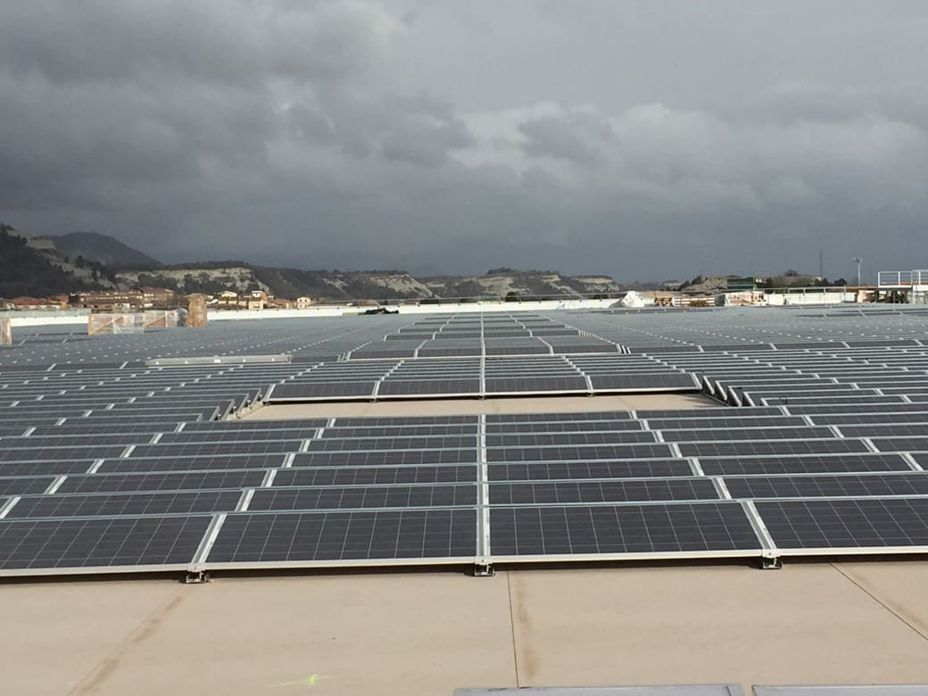 Instalación de paneles solares en Bon Preu Balenyà