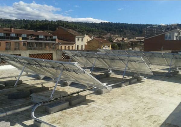 Soporte de placas solares en Ayuntamiento de Artés