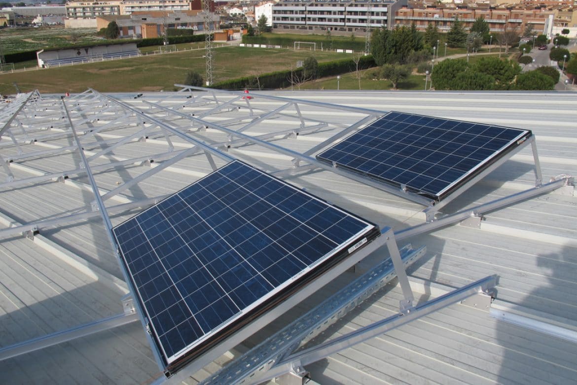 Soporte para placas fotovoltaicas sobre Techo de Chapa en Torrefarrera