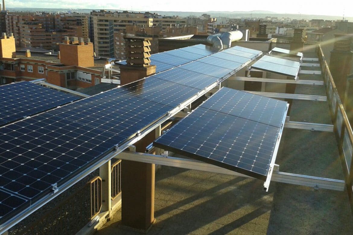 Estructuras paneles solares fotovoltaicos cubierta Zaragoza