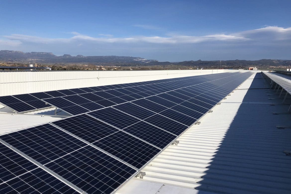 Estructura para placas solares fotovoltaicas en Grub Barcelona