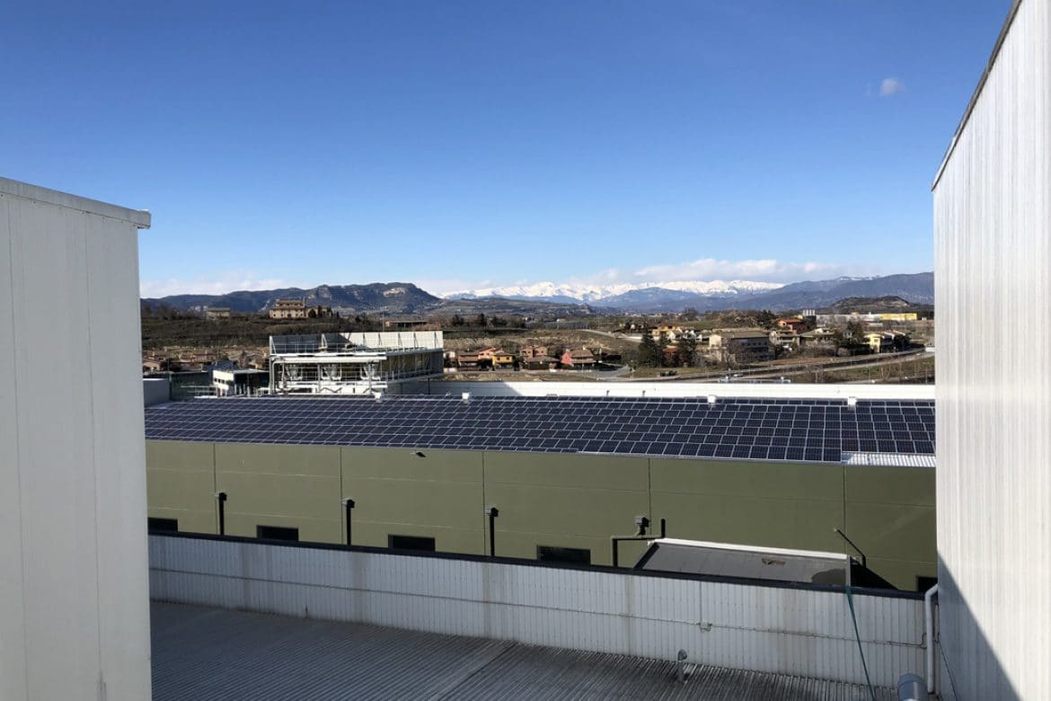 Instalación de placas solares en Grub de Barcelona