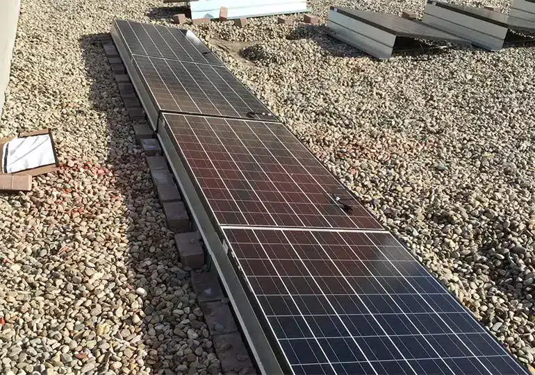 Barra de placas solares en Les Corts