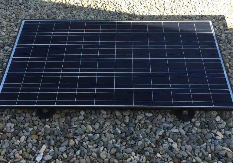 Placa solar instalada en edificio de Les Corts