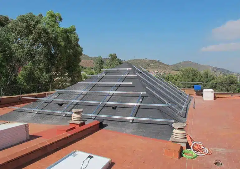 Sistema de fijación sobre cubierta en Mundet, Barcelona
